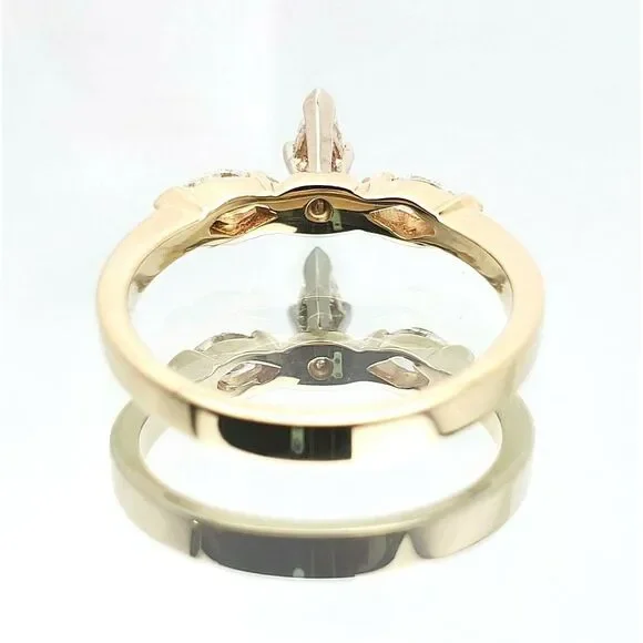 WOMEN'S 14K YELLOW GOLD & MARQUISE DIAMOND ENGAGEMNT RING